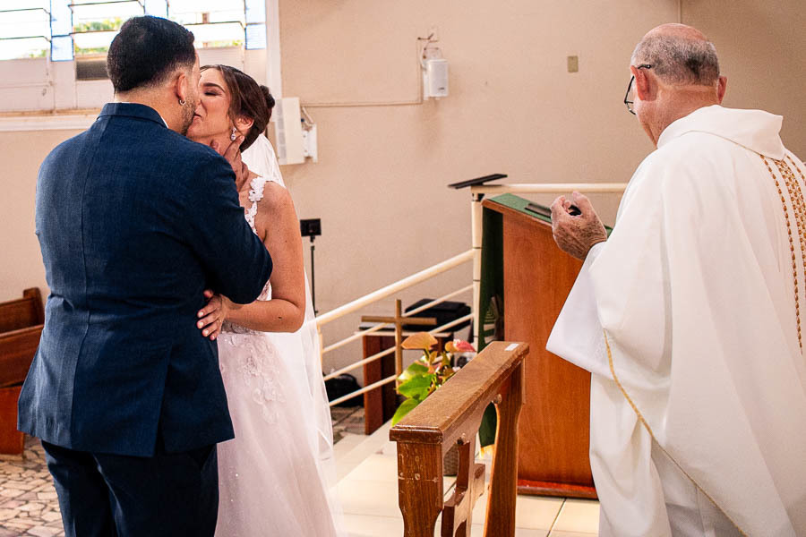 Casamento em Bariri SP Igreja Santa Luiza Pamela e Tiago Valber Trevisan