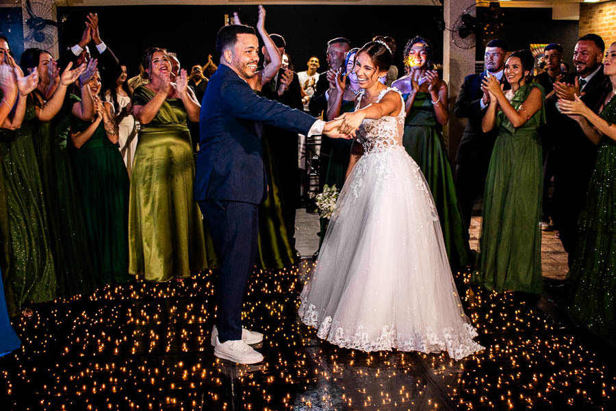 Casamento em Bariri SP Igreja Santa Luiza Pamela e Tiago Valber Trevisan