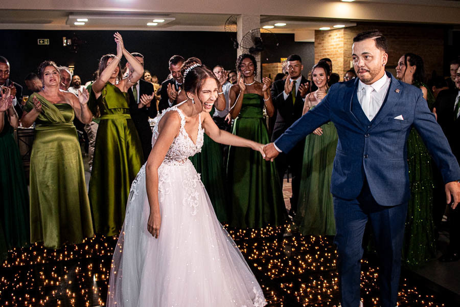 Casamento em Bariri SP Igreja Santa Luiza Pamela e Tiago Valber Trevisan