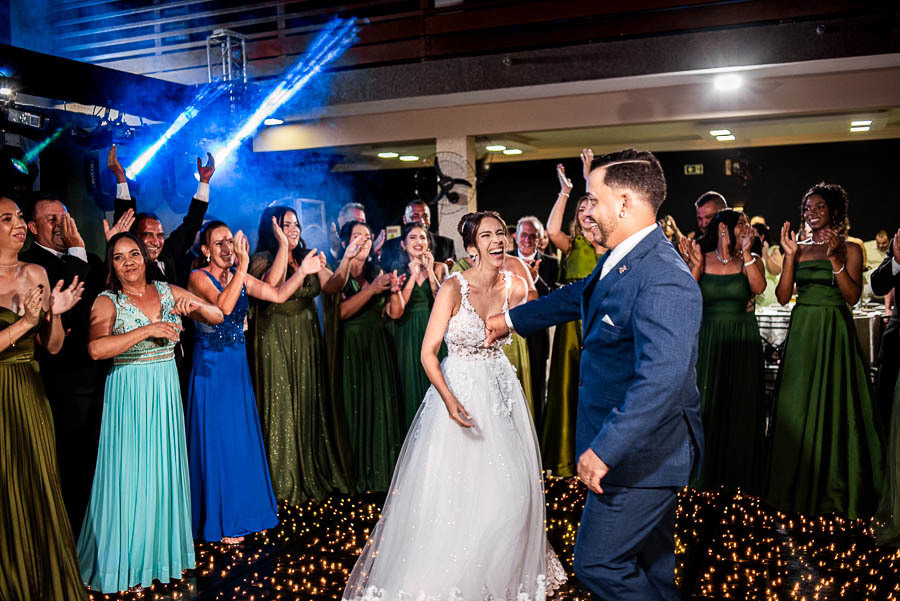 Casamento em Bariri SP Igreja Santa Luiza Pamela e Tiago Valber Trevisan