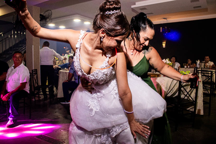 Casamento em Bariri SP Igreja Santa Luiza Pamela e Tiago Valber Trevisan