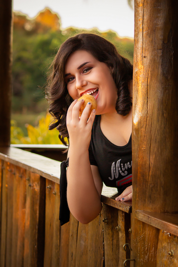 debutante em uma paradinha para um lanche