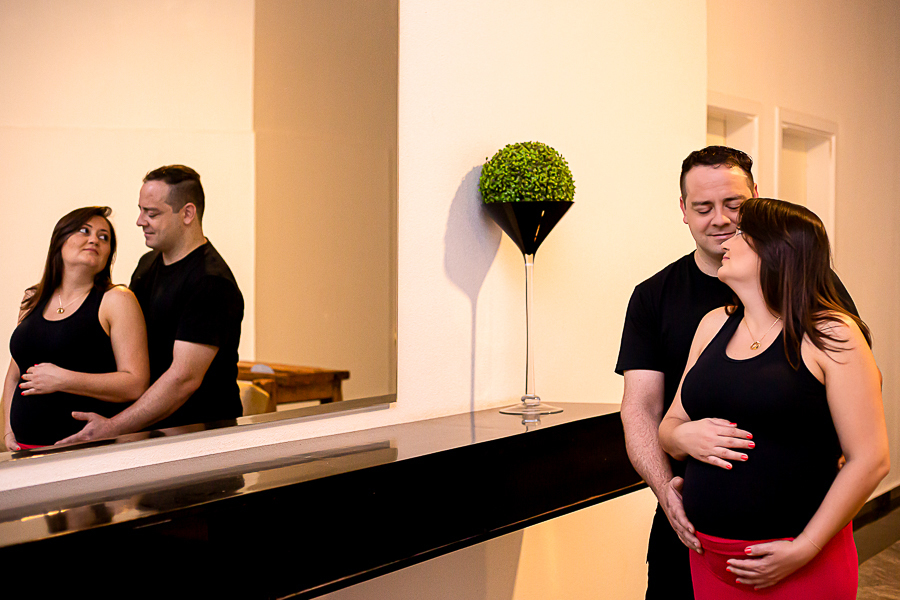 ensaio gestante reflexo no espelho