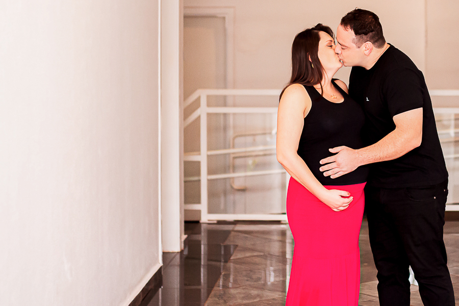 ensaio gestante beijo