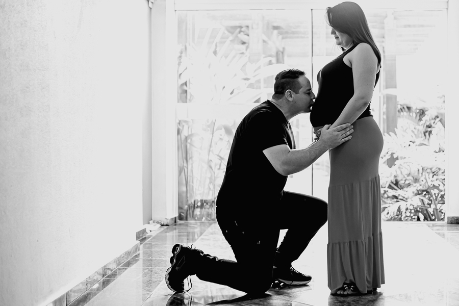 ensaio gestante beijo na barriga