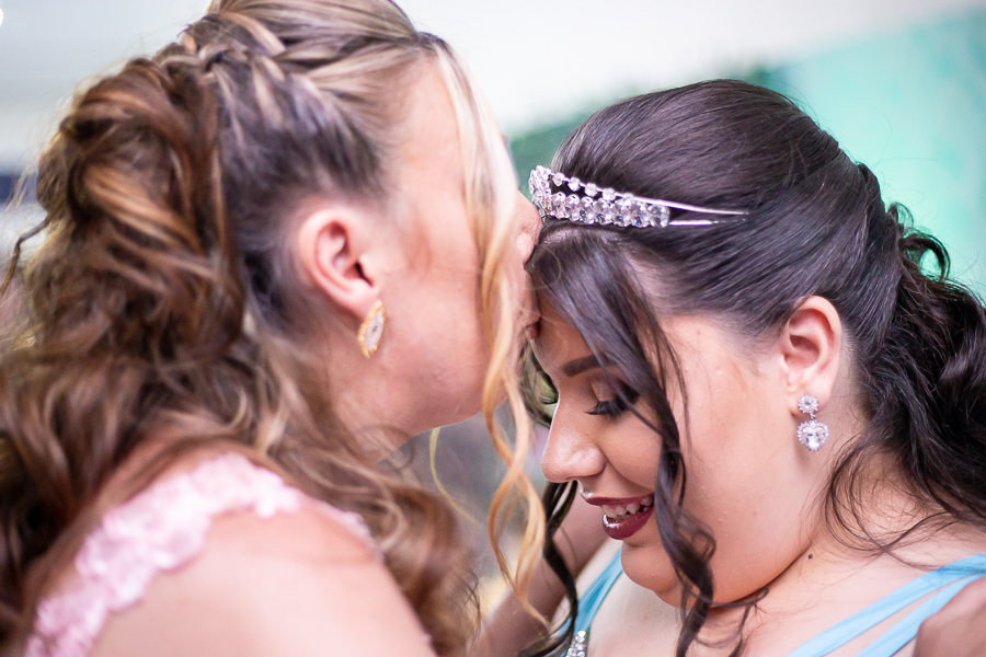 foto beijo testa mãe e filha debutante 15 anos