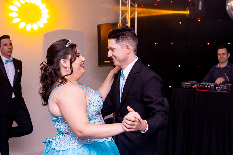 foto valsa tio e sobrinha debutante 15 anos