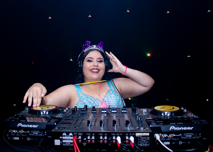 foto dj pista de dança balada debutante 15 anos
