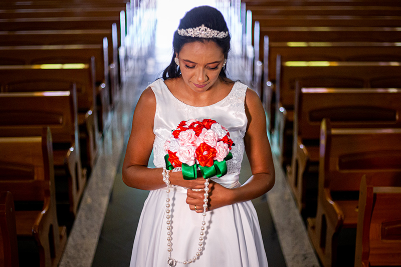 Retrato da noiva com o buquê