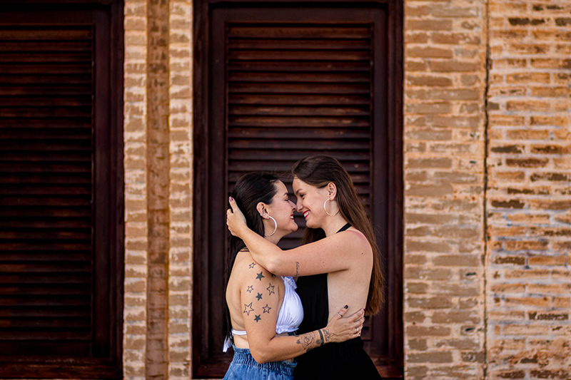 Ensaio de lésbicas ensaio de  casal lgbtqia+ oto de casal de lésbicas beijando fotos de lésbicas e lgbtqia+ casal lgbtqia+
Amor lgbtqia+