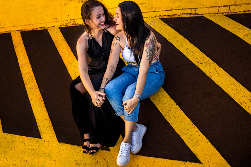 Ensaio de lésbicas ensaio de  casal lgbtqia+ oto de casal de lésbicas beijando fotos de lésbicas e lgbtqia+ casal lgbtqia+
Amor lgbtqia+