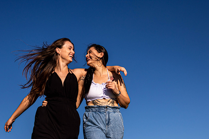 Ensaio de lésbicas ensaio de  casal lgbtqia+ oto de casal de lésbicas beijando fotos de lésbicas e lgbtqia+ casal lgbtqia+
Amor lgbtqia+