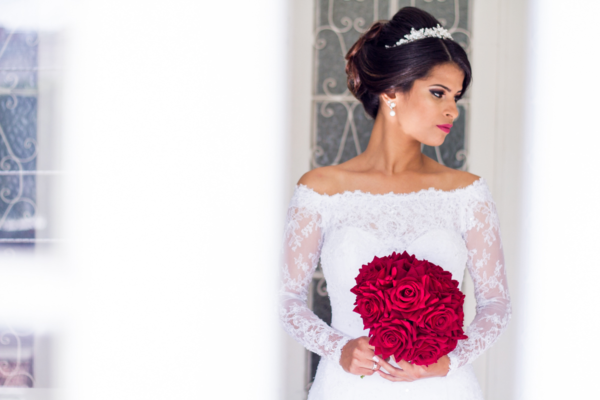 FOTOGRAFIA DIA DA NOIVA NO SALÃO SOLANG'S CABELEIREIRA EM FRANCISCO MORATO, BUQUE DE NOIVA