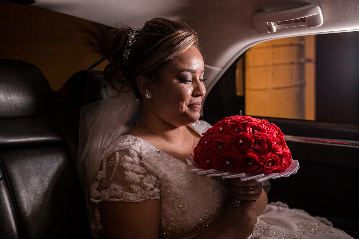 noiva se preparando pra entrar