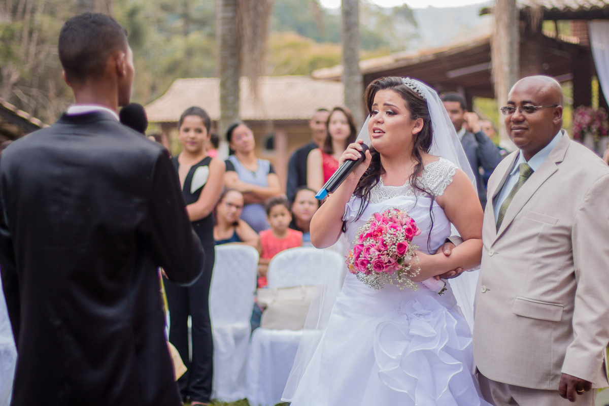 fotografia de casamento em mairiporã entrada da noiva