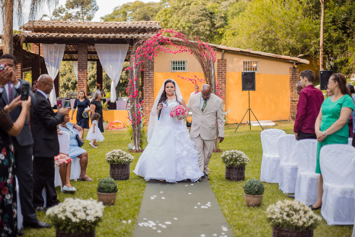 fotografia de casamento em mairiporã entrada da noiva