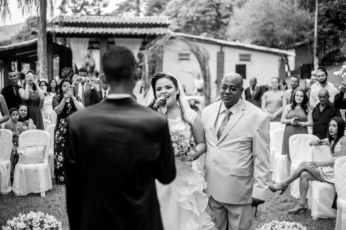 fotografia de casamento em mairiporã entrada da noiva