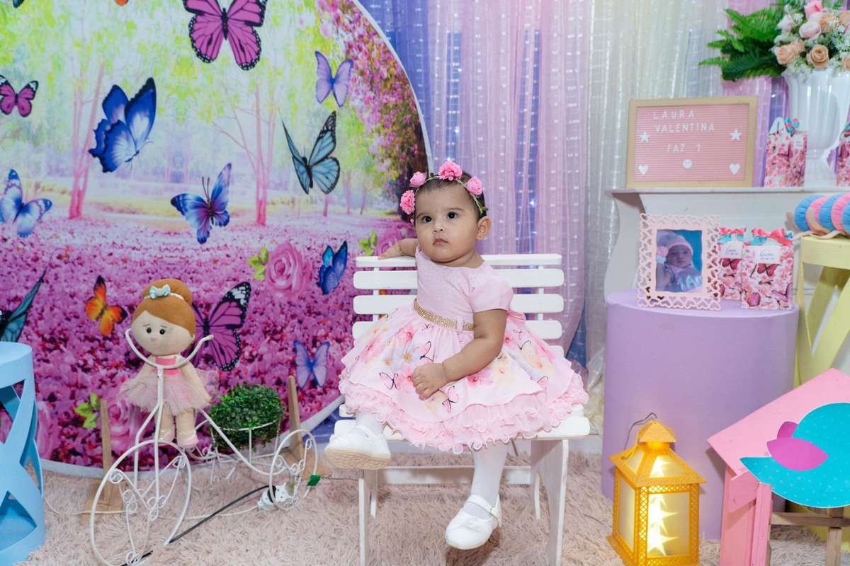 Comemoração do aniversário de 01 ano da Laura Valentina, reunindo a famílias e amigos para esse dia tão especial. 