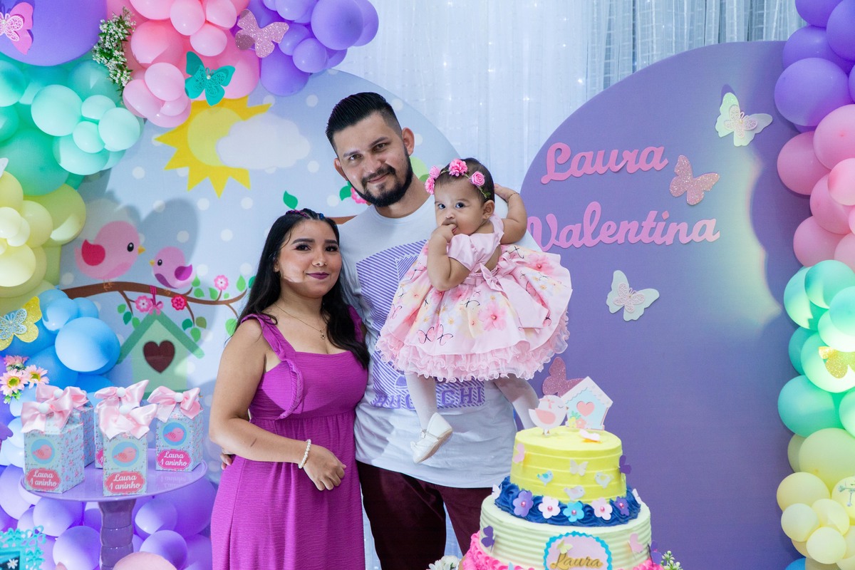Comemoração do aniversário de 01 ano da Laura Valentina, reunindo a famílias e amigos para esse dia tão especial. 