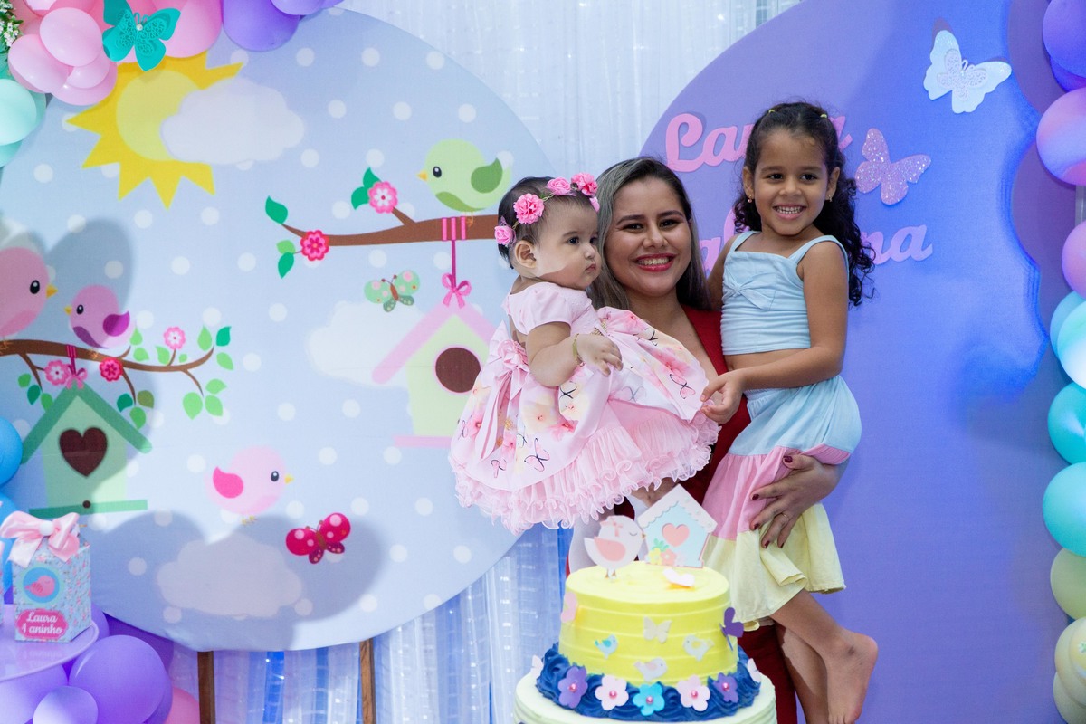 Comemoração do aniversário de 01 ano da Laura Valentina, reunindo a famílias e amigos para esse dia tão especial. 