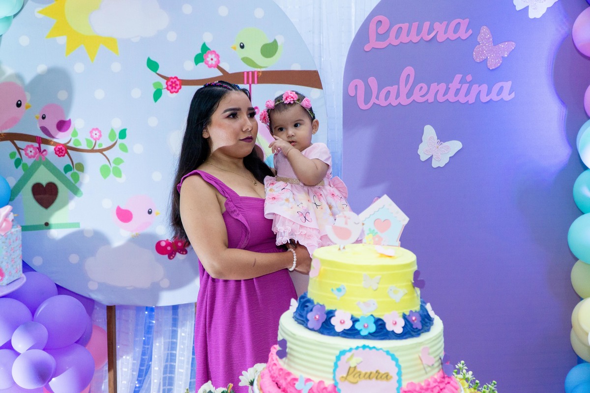 Comemoração do aniversário de 01 ano da Laura Valentina, reunindo a famílias e amigos para esse dia tão especial. 