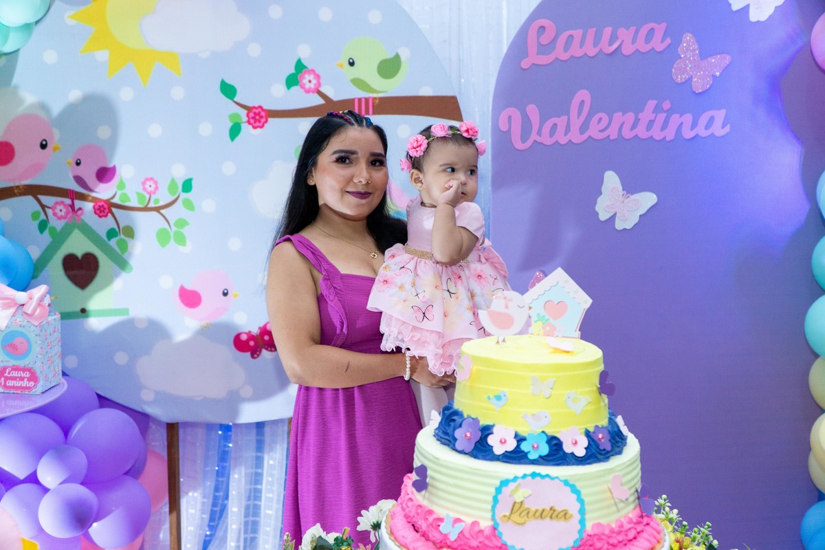 Comemoração do aniversário de 01 ano da Laura Valentina, reunindo a famílias e amigos para esse dia tão especial. 