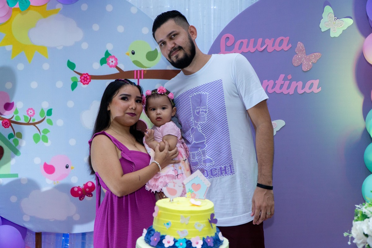 Comemoração do aniversário de 01 ano da Laura Valentina, reunindo a famílias e amigos para esse dia tão especial. 