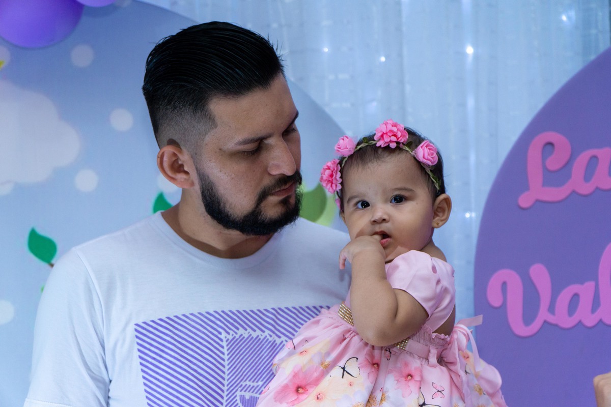 Comemoração do aniversário de 01 ano da Laura Valentina, reunindo a famílias e amigos para esse dia tão especial. 