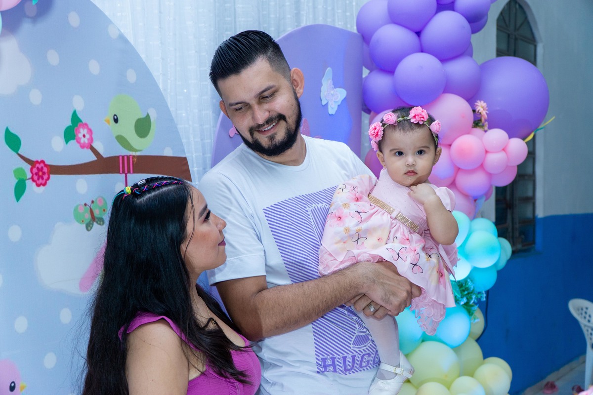 Comemoração do aniversário de 01 ano da Laura Valentina, reunindo a famílias e amigos para esse dia tão especial. 