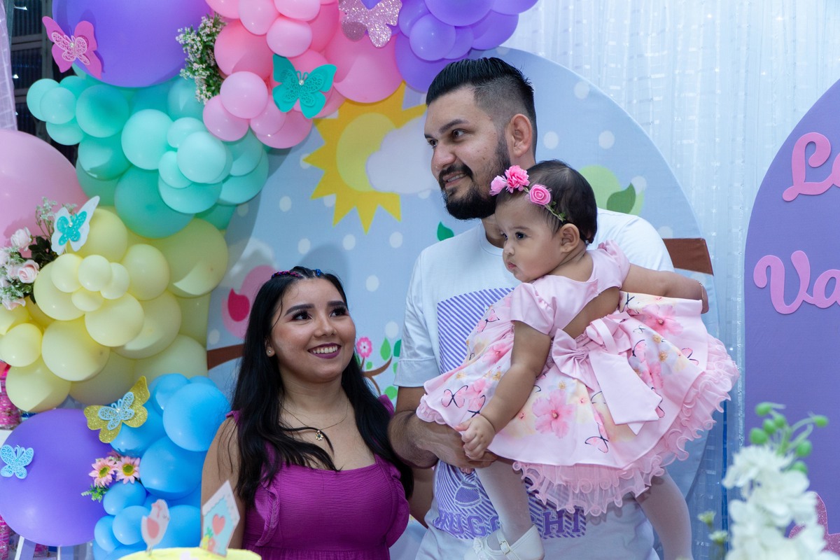 Comemoração do aniversário de 01 ano da Laura Valentina, reunindo a famílias e amigos para esse dia tão especial. 