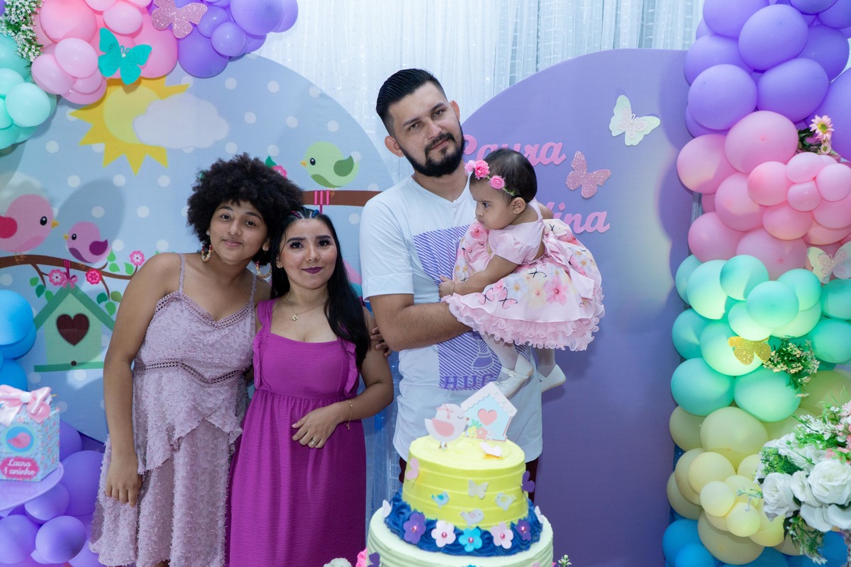Comemoração do aniversário de 01 ano da Laura Valentina, reunindo a famílias e amigos para esse dia tão especial. 
