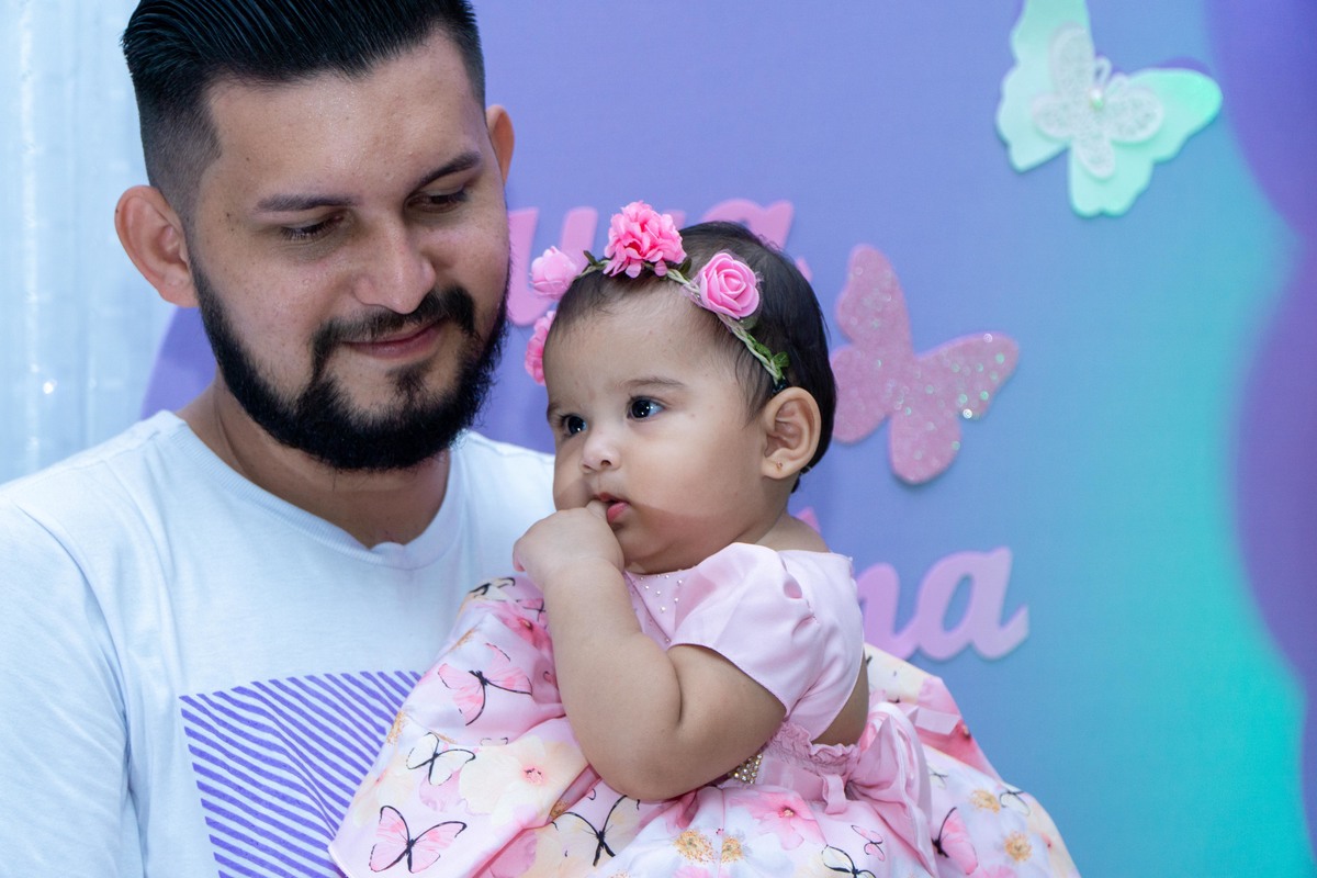 Comemoração do aniversário de 01 ano da Laura Valentina, reunindo a famílias e amigos para esse dia tão especial. 