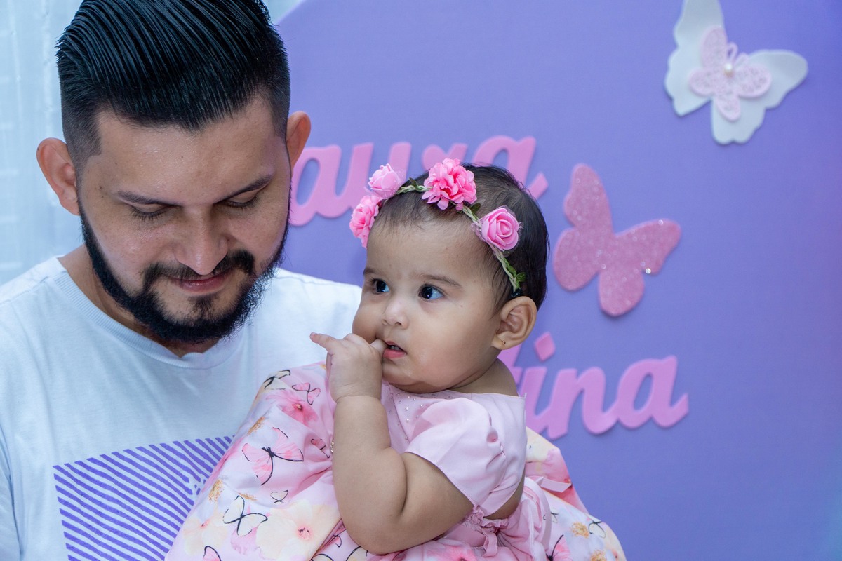Comemoração do aniversário de 01 ano da Laura Valentina, reunindo a famílias e amigos para esse dia tão especial. 