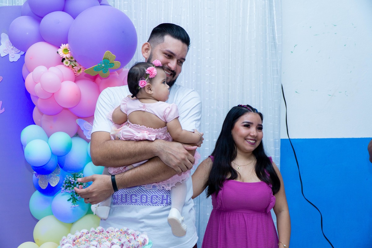 Comemoração do aniversário de 01 ano da Laura Valentina, reunindo a famílias e amigos para esse dia tão especial. 