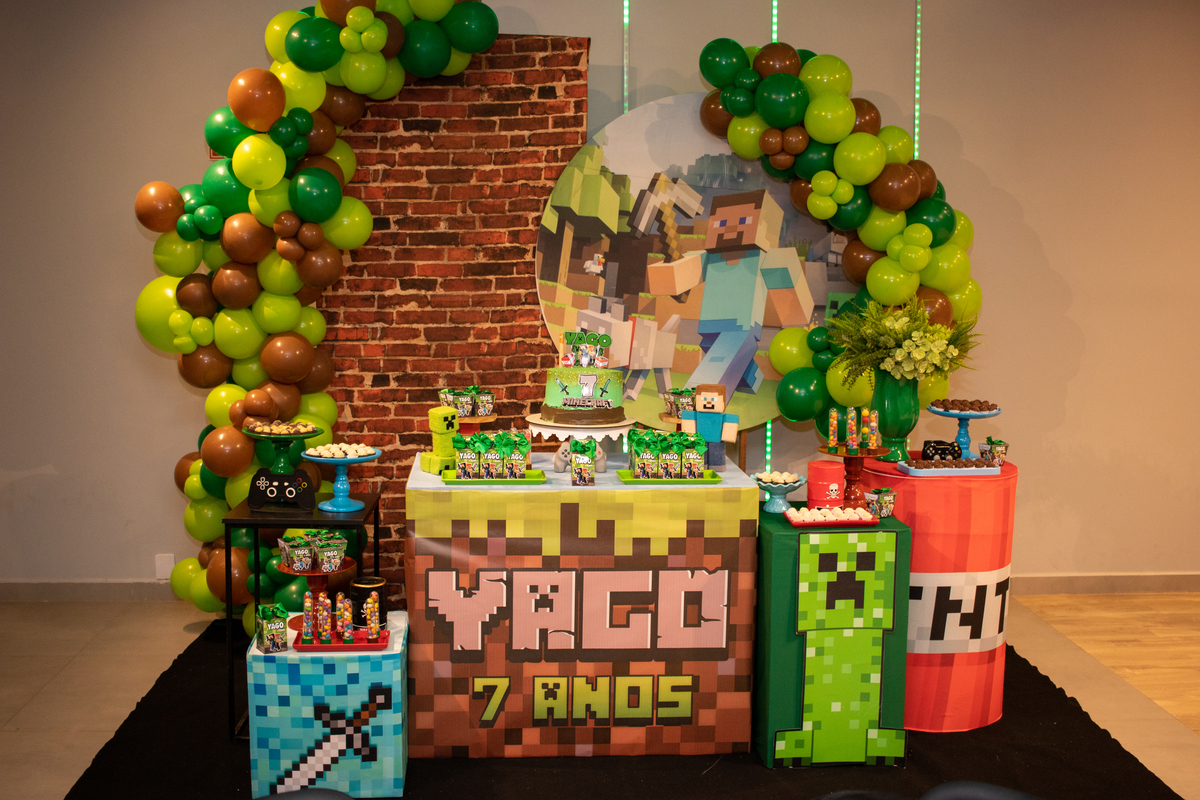 Aniversário 07 anos Yago Arena Royale Esports - Estúdio Composição 