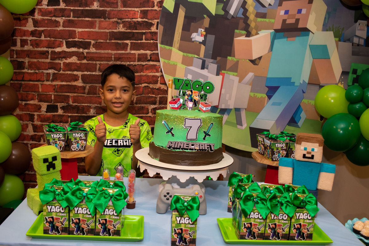 Aniversário 07 anos Yago Arena Royale Esports - Estúdio Composição 