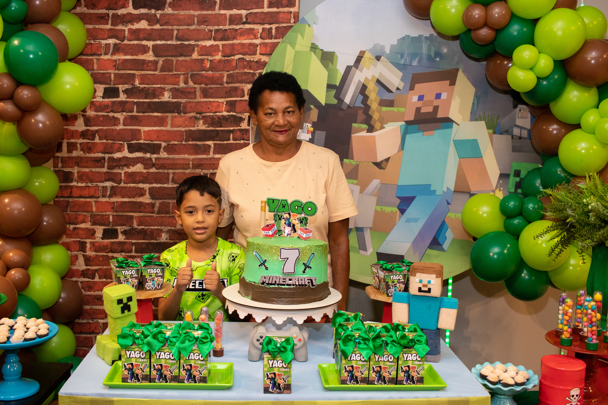 Aniversário 07 anos Yago Arena Royale Esports - Estúdio Composição 