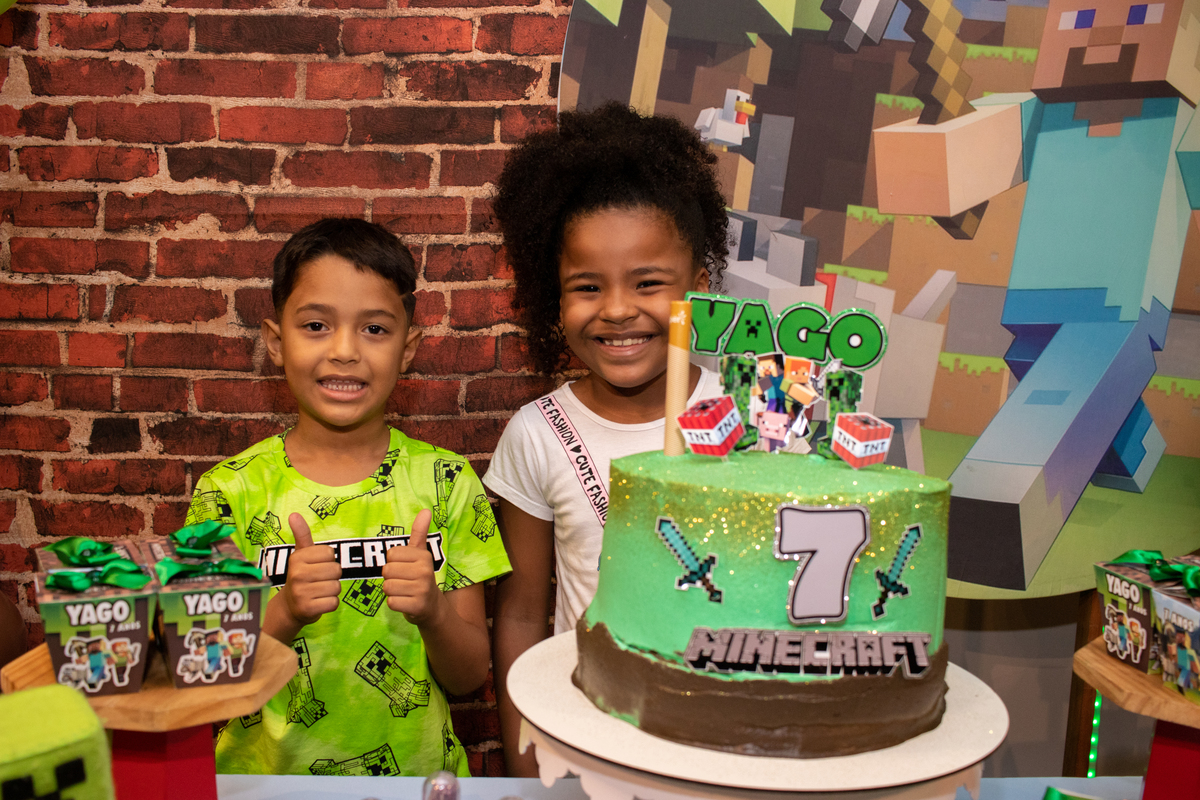 Aniversário 07 anos Yago Arena Royale Esports - Estúdio Composição 