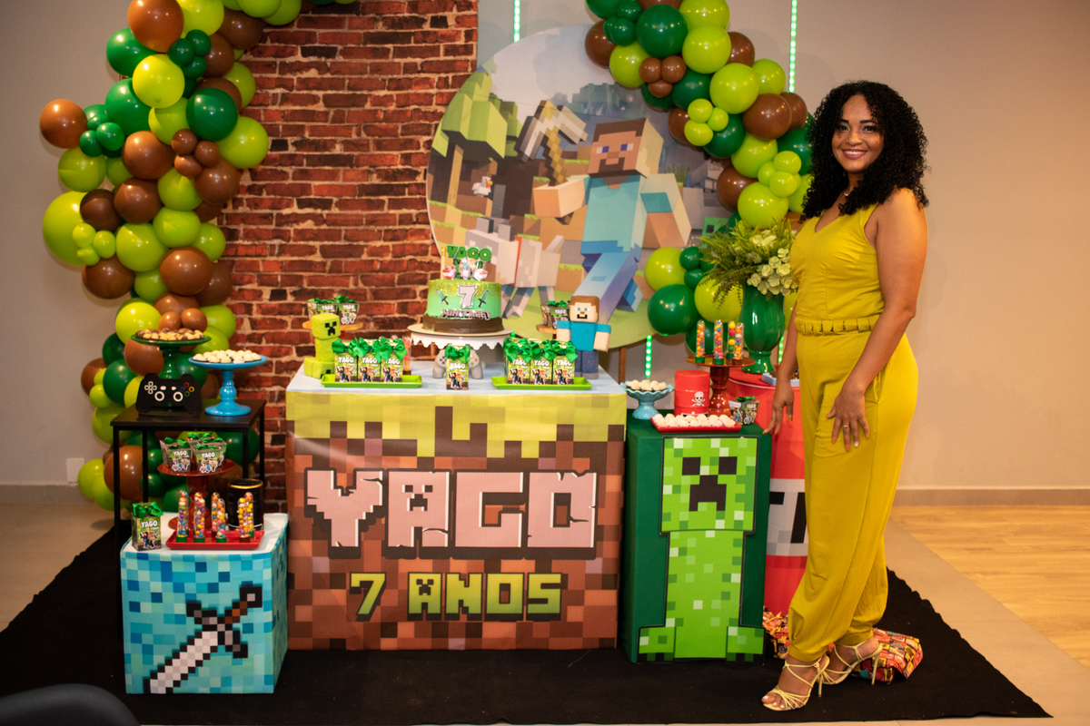 Aniversário 07 anos Yago Arena Royale Esports - Estúdio Composição 