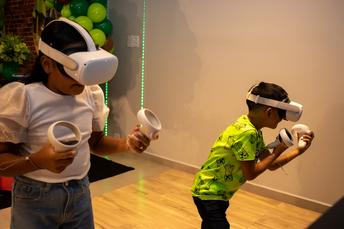 Aniversário 07 anos Yago Arena Royale Esports - Estúdio Composição 