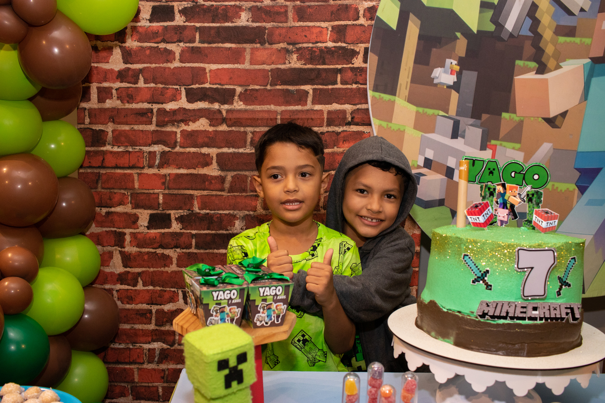 Aniversário 07 anos Yago Arena Royale Esports - Estúdio Composição 