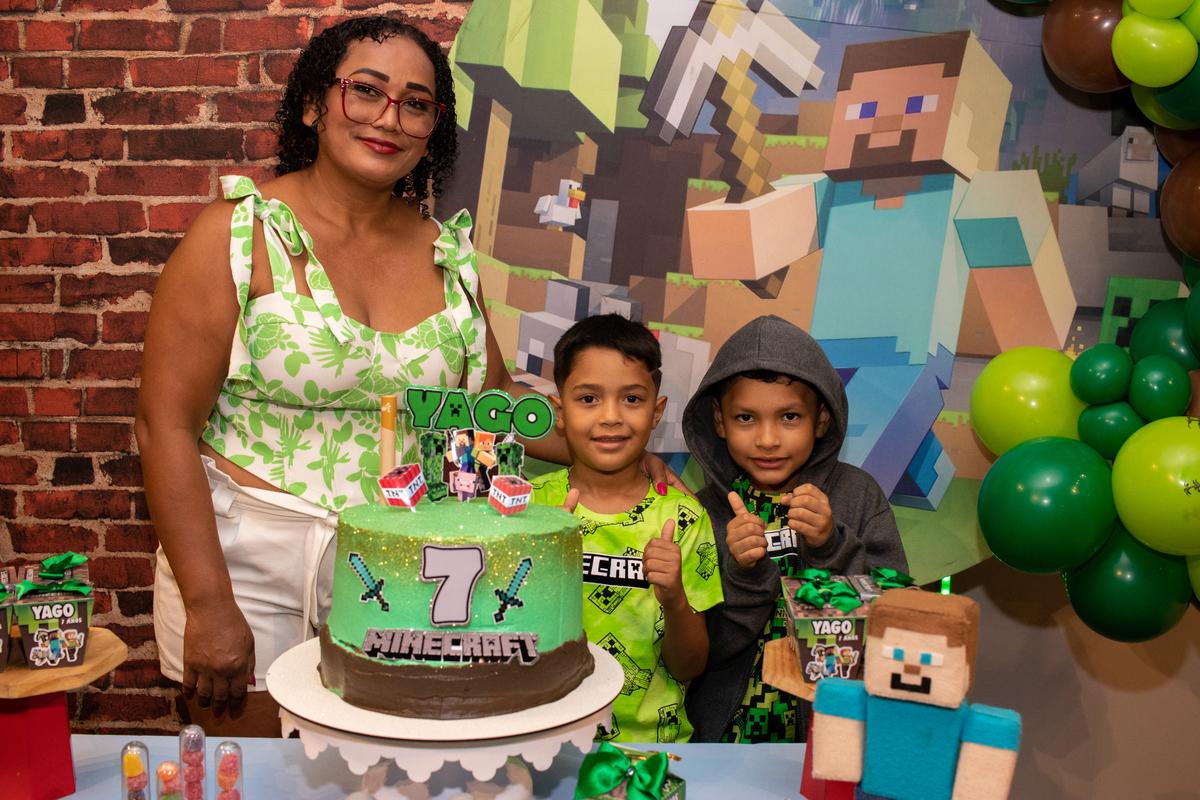 Aniversário 07 anos Yago Arena Royale Esports - Estúdio Composição 