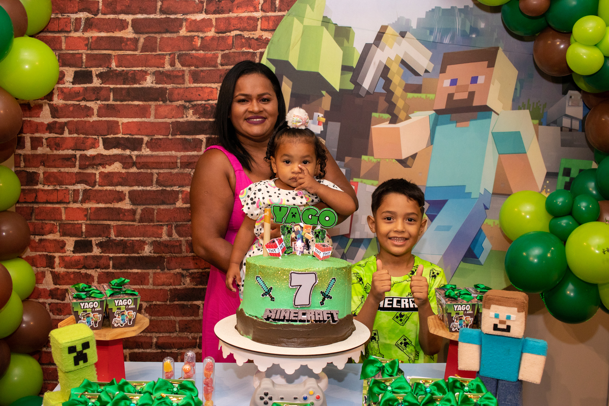 Aniversário 07 anos Yago Arena Royale Esports - Estúdio Composição 