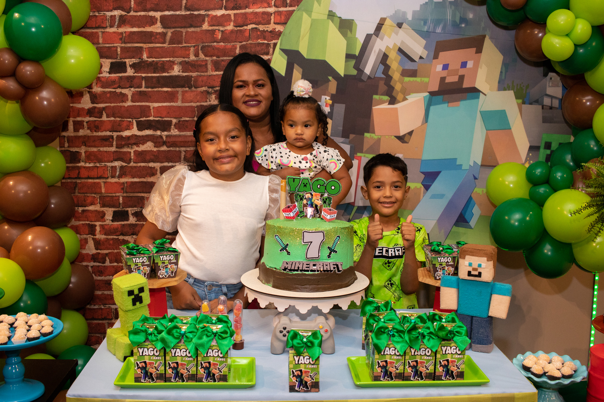 Aniversário 07 anos Yago Arena Royale Esports - Estúdio Composição 