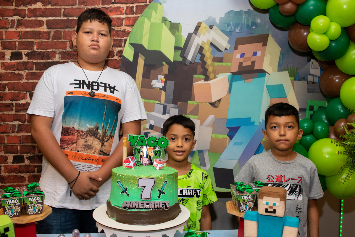 Aniversário 07 anos Yago Arena Royale Esports - Estúdio Composição 