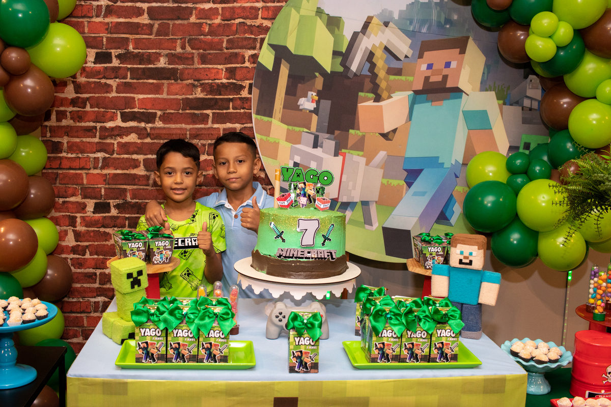 Aniversário 07 anos Yago Arena Royale Esports - Estúdio Composição 