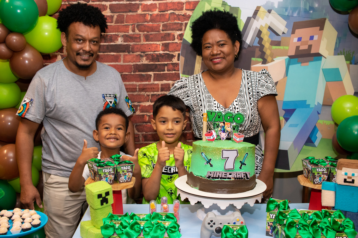 Aniversário 07 anos Yago Arena Royale Esports - Estúdio Composição 