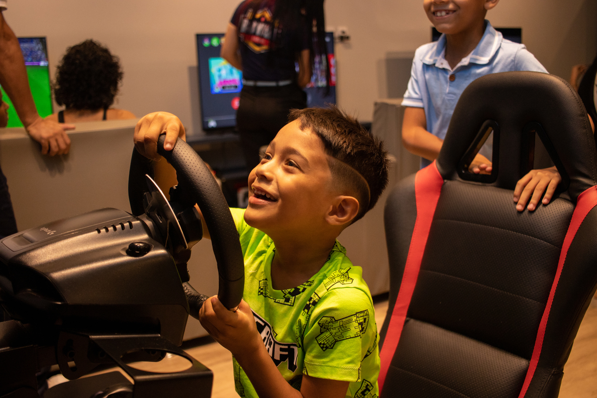 Aniversário 07 anos Yago Arena Royale Esports - Estúdio Composição 