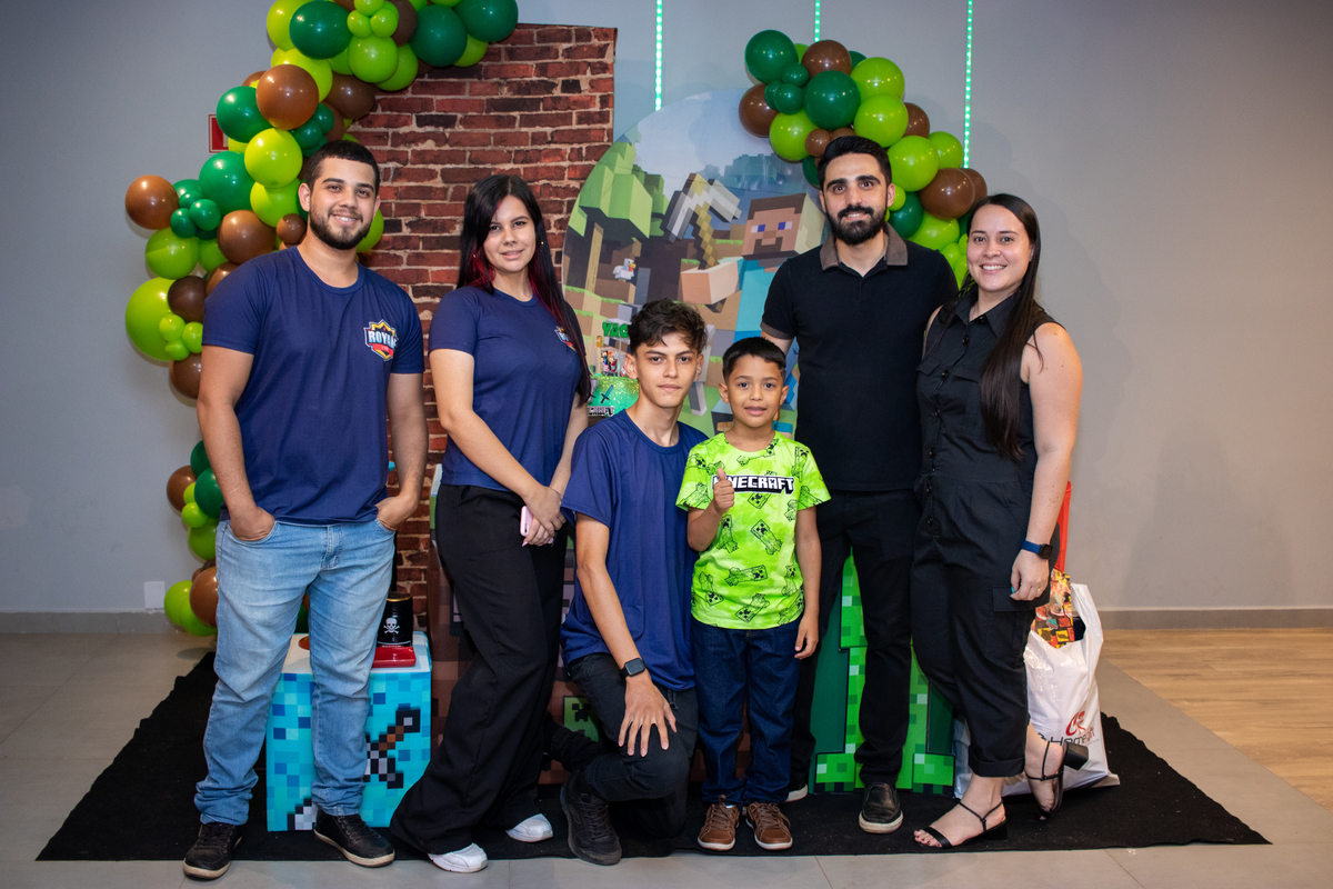 Aniversário 07 anos Yago Arena Royale Esports - Estúdio Composição 