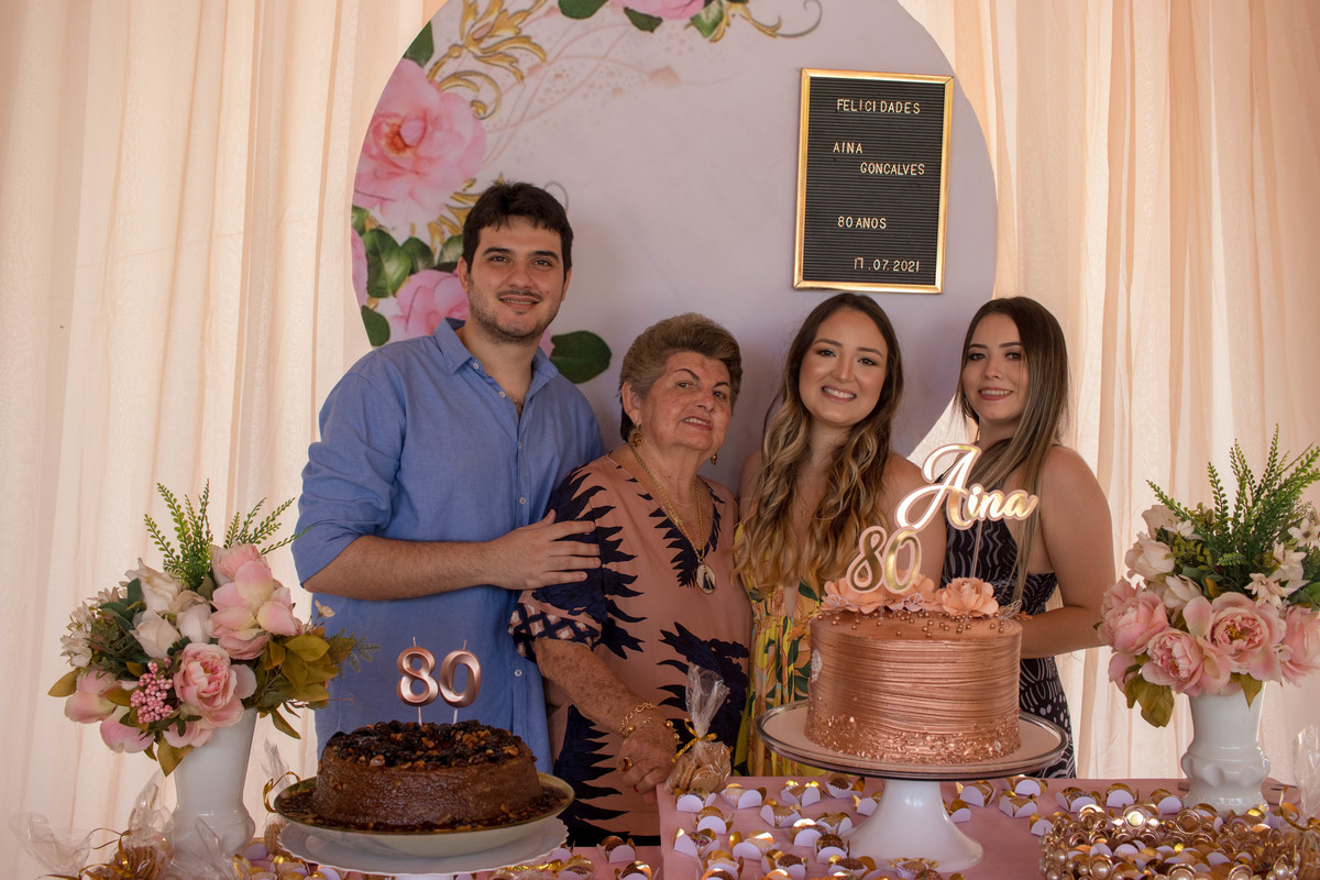 Aniversário de 80 anos - Aina Gonçalves 